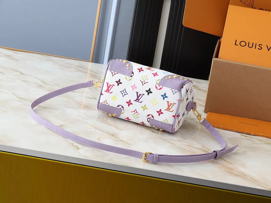 Louis Vuitton AAA Quality Messenger Bags For Women SportInspired 3471 - Image 4