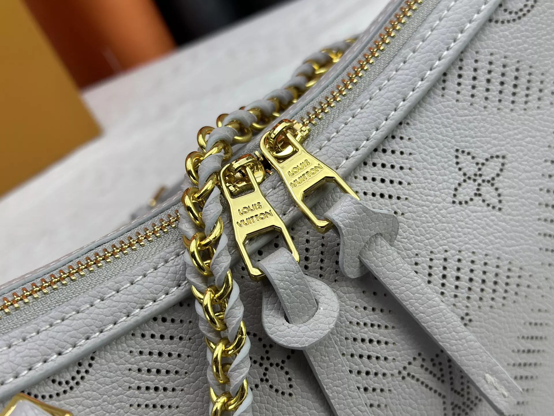 Louis Vuitton AAA Quality Messenger Bags For Women Stylish 9694 - Image 5