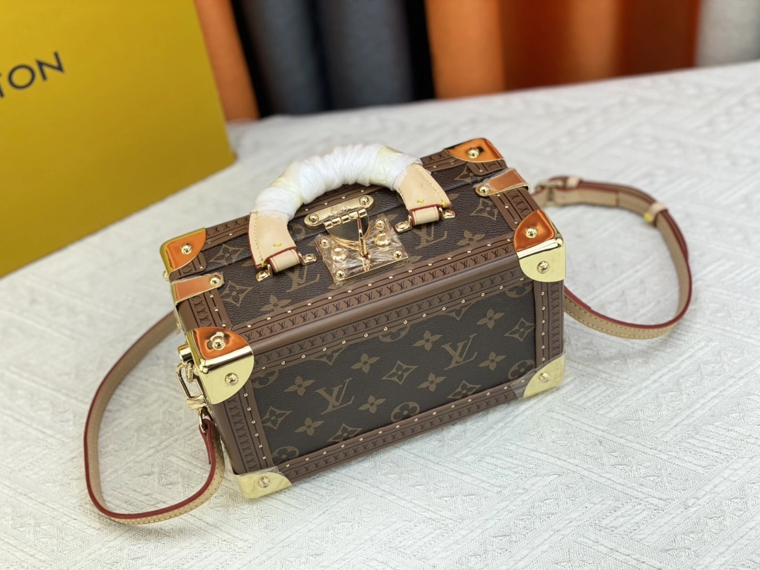 Louis Vuitton AAA Quality Messenger Bags For Women Timeless 3566 - Image 5