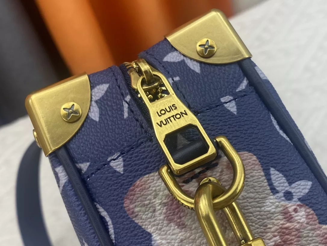 Louis Vuitton AAA Quality Messenger Bags For Women Trendsetting 9806 - Image 6