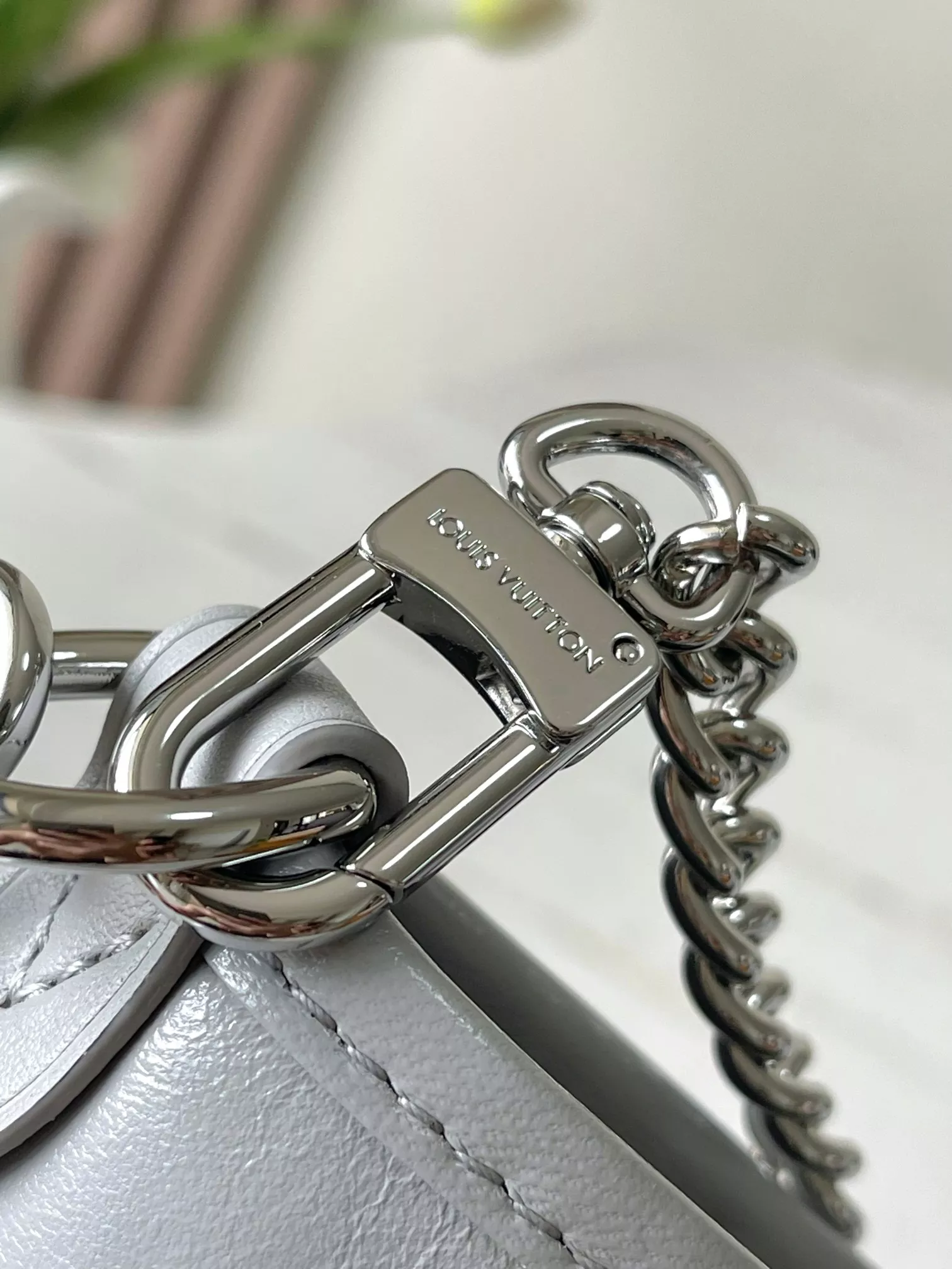 Louis Vuitton AAA Quality Messenger Bags For Women Unique 267 - Image 5