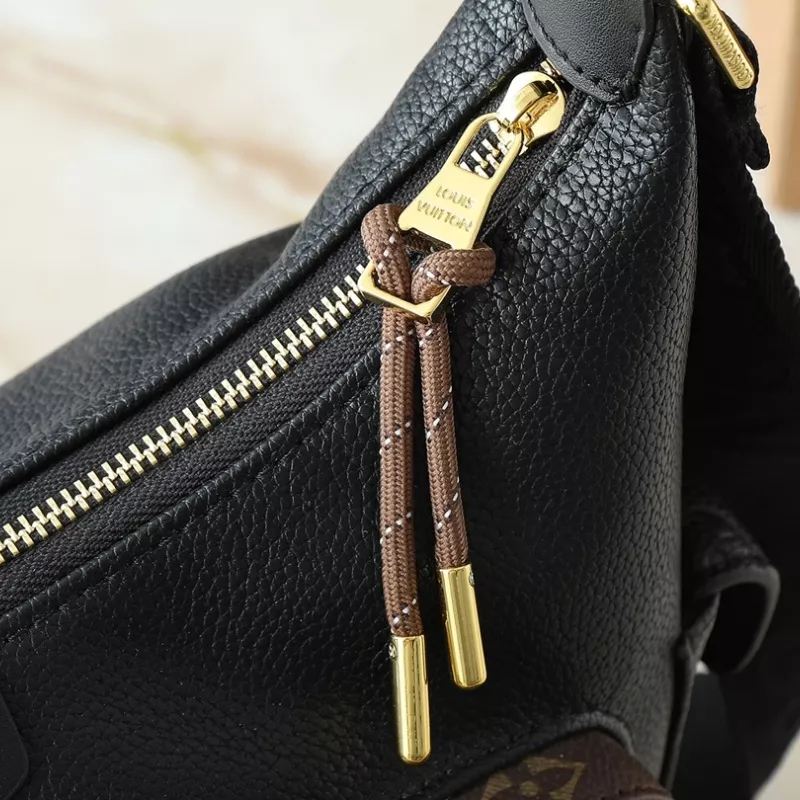 Louis Vuitton AAA Quality Messenger Bags For Women WellDesigned 8273 - Image 7