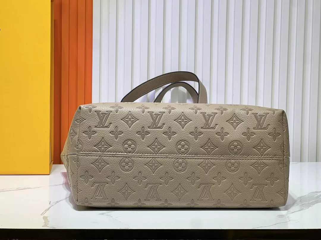 Louis Vuitton AAA Quality Shoulder Bags For Unisex DailyWear 5635 - Image 5