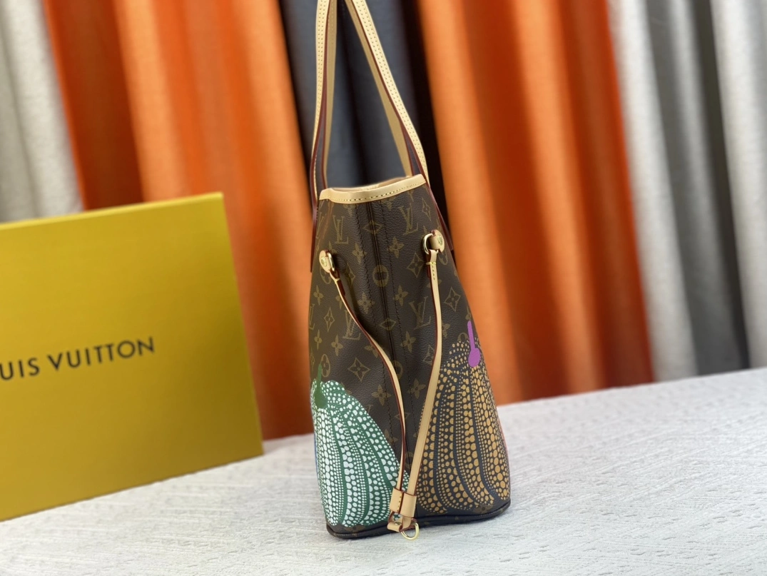 Louis Vuitton AAA Quality Shoulder Bags For Unisex Unique 8263 - Image 3