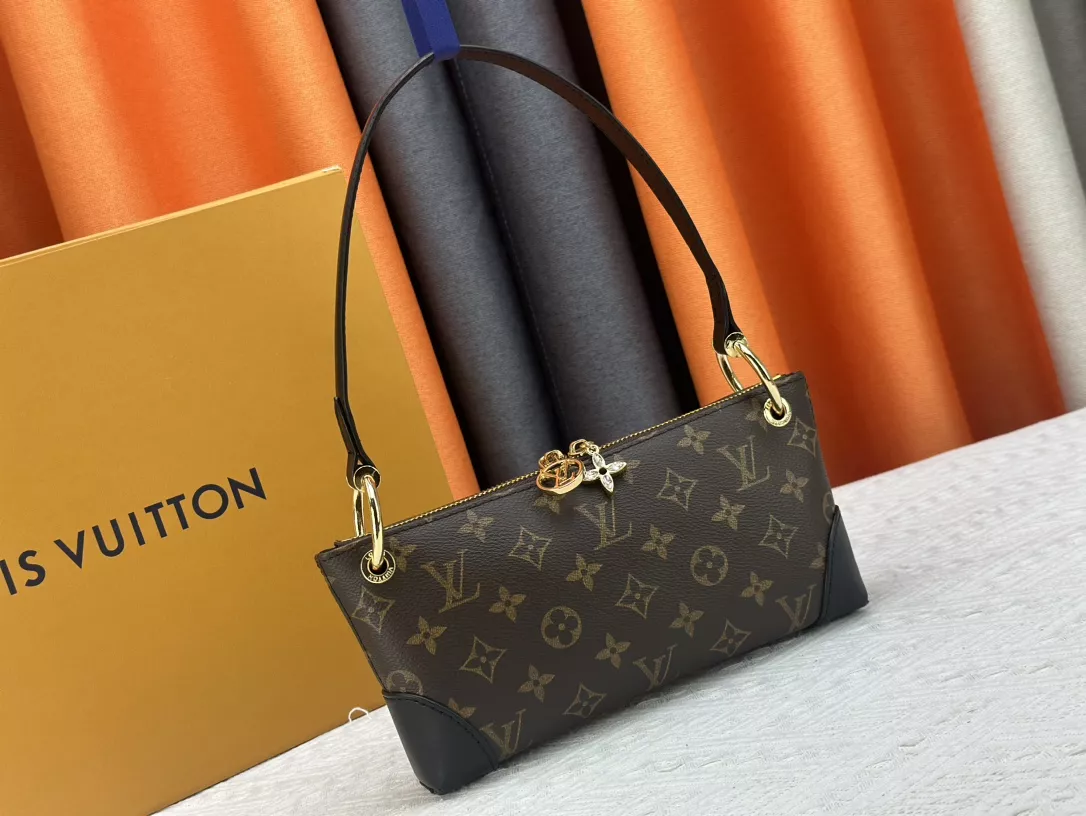 Louis Vuitton AAA Quality Shoulder Bags For Women Compact 694