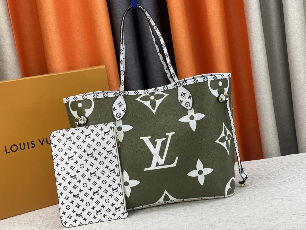 Louis Vuitton AAA Quality Shoulder Bags For Women Compact 8483