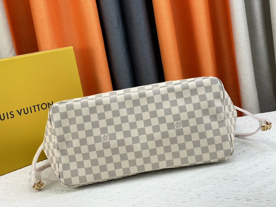 Louis Vuitton AAA Quality Shoulder Bags For Women Durable 8710 - Image 3