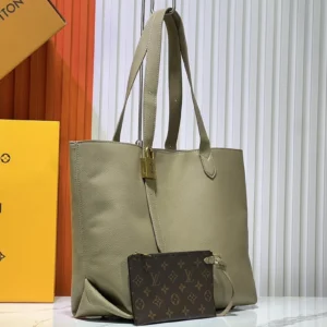 Louis Vuitton AAA Quality Shoulder Bags For Women Efficient 925