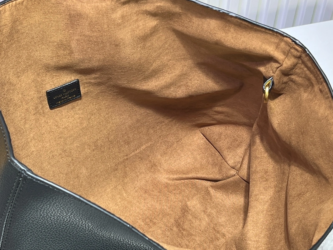 Louis Vuitton AAA Quality Shoulder Bags For Women Fashionable 9285 - Image 8