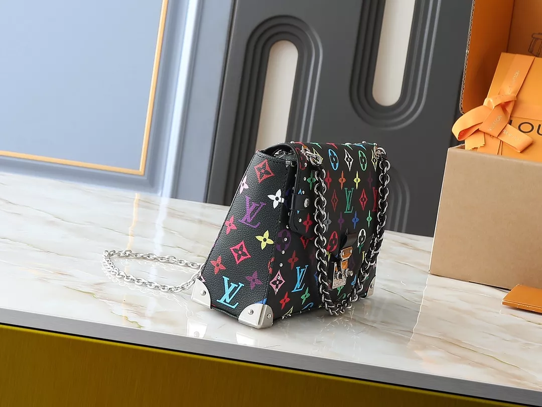 Louis Vuitton AAA Quality Shoulder Bags For Women Fashionable 9656