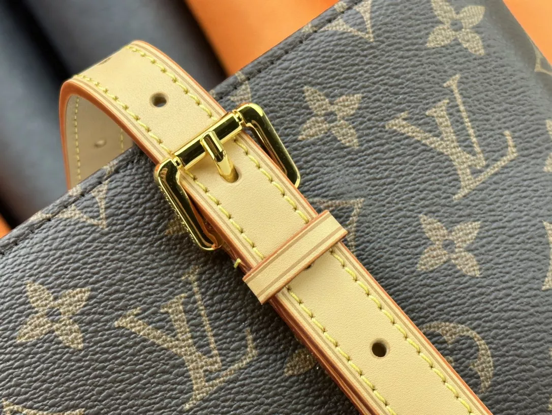 Louis Vuitton AAA Quality Shoulder Bags For Women Flexible 6712 - Image 5