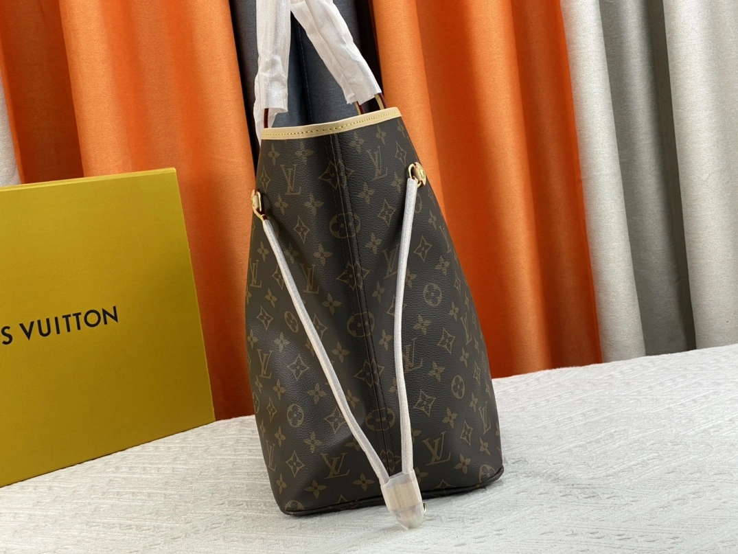Louis Vuitton AAA Quality Shoulder Bags For Women Practical 9118 - Image 3