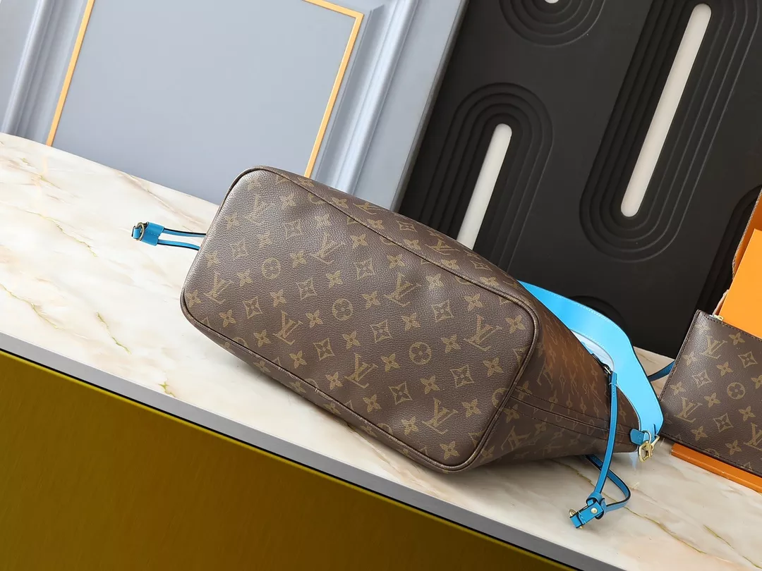 Louis Vuitton AAA Quality Shoulder Bags For Women SportInspired 7458 - Image 4