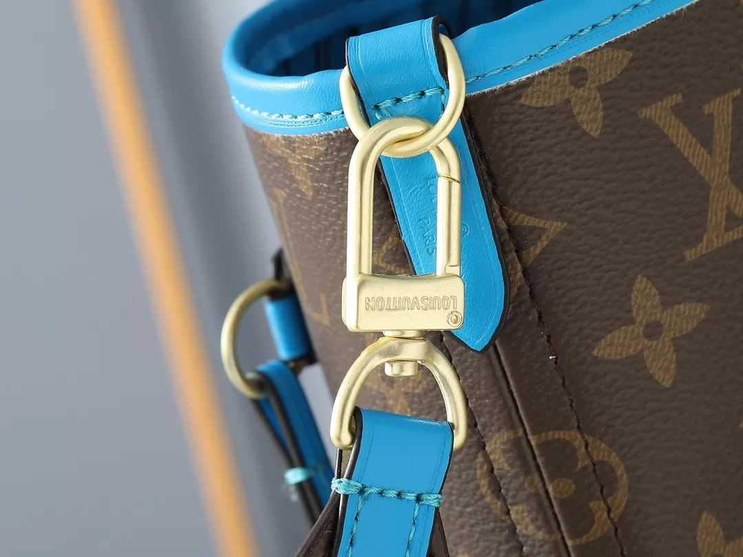 Louis Vuitton AAA Quality Shoulder Bags For Women SportInspired 7458 - Image 6