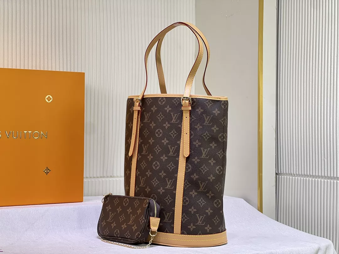 Louis Vuitton AAA Quality Shoulder Bags For Women WellDesigned 4200 - Image 3