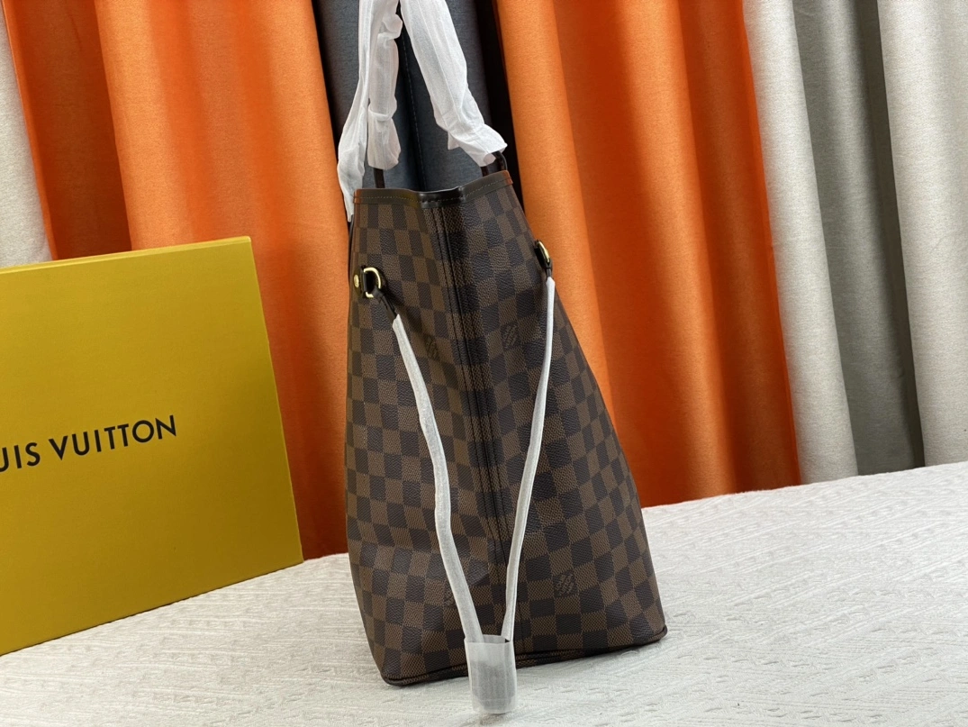 Louis Vuitton AAA Quality Shoulder Bags For Women WellDesigned 5671 - Image 3