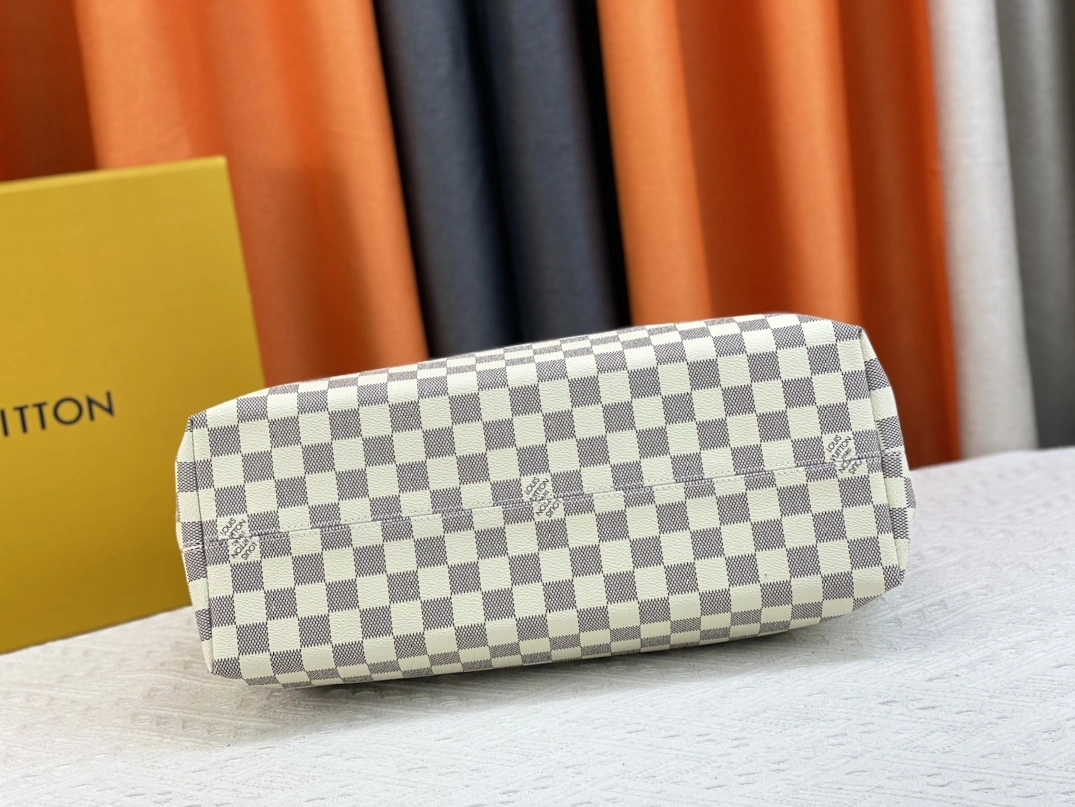 Louis Vuitton AAA Quality Shoulder Bags In Coffee For Women SmartChoice 2726 - Image 4