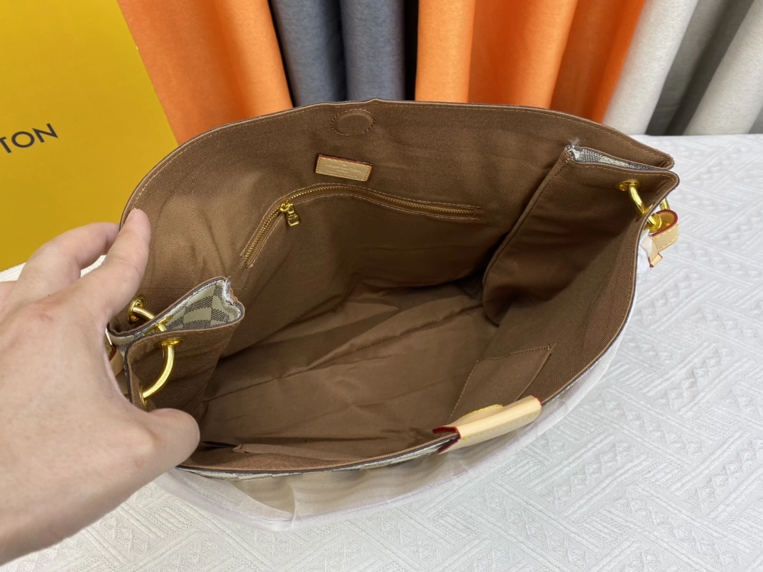 Louis Vuitton AAA Quality Shoulder Bags In Coffee For Women SmartChoice 2726 - Image 7