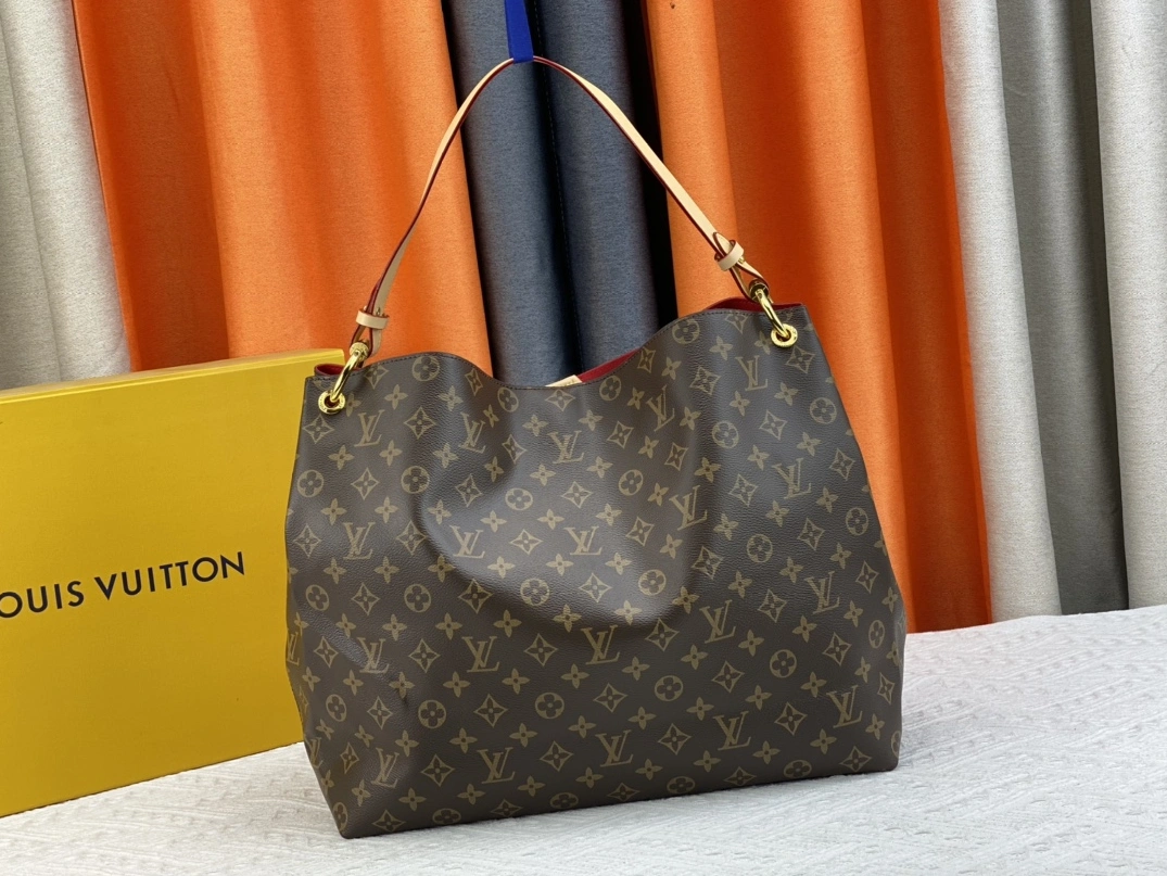 Louis Vuitton AAA Quality Shoulder Bags In Red For Women NewStyle 5878 - Image 3