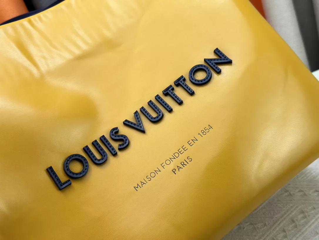 Louis Vuitton AAA Quality Tote-Handbags For Women Stylish 4204 - Image 6