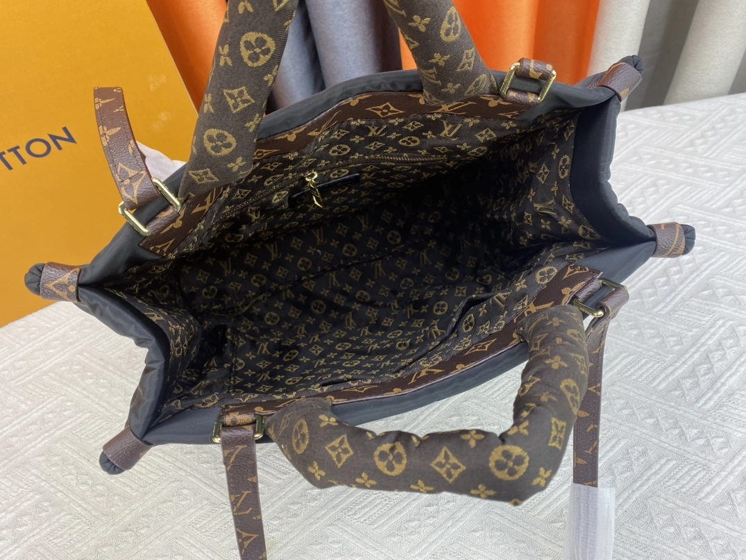 Louis Vuitton AAA Quality Tote-Handbags For Women Versatile 303 - Image 8