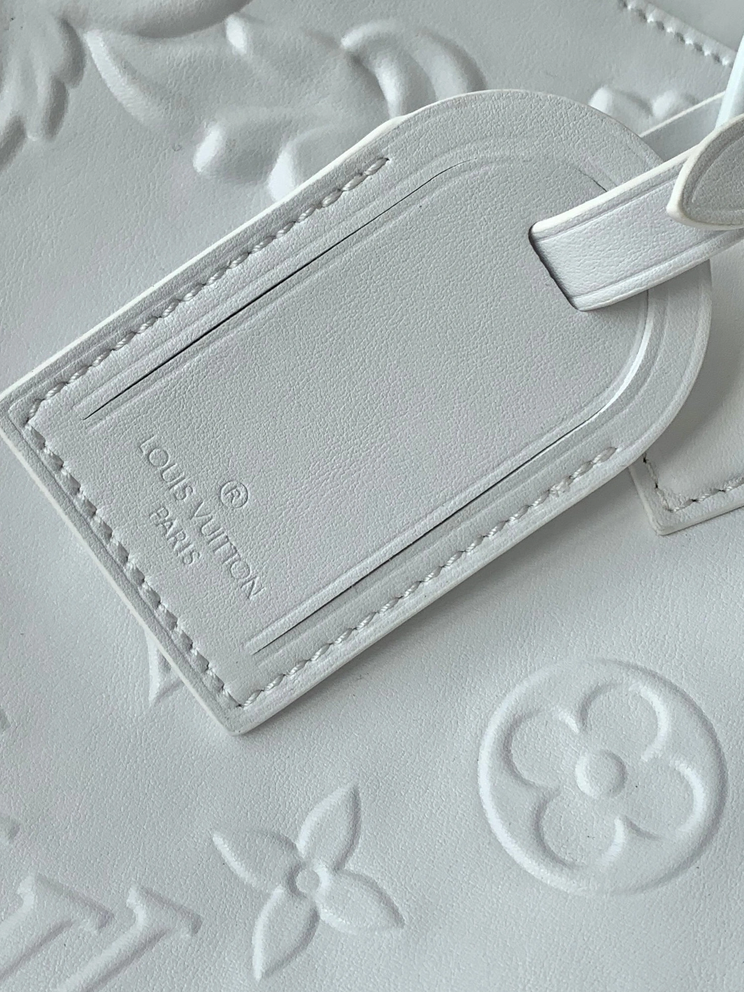 Louis Vuitton AAA Quality Tote-Handbags For Women Vibrant 220 - Image 6