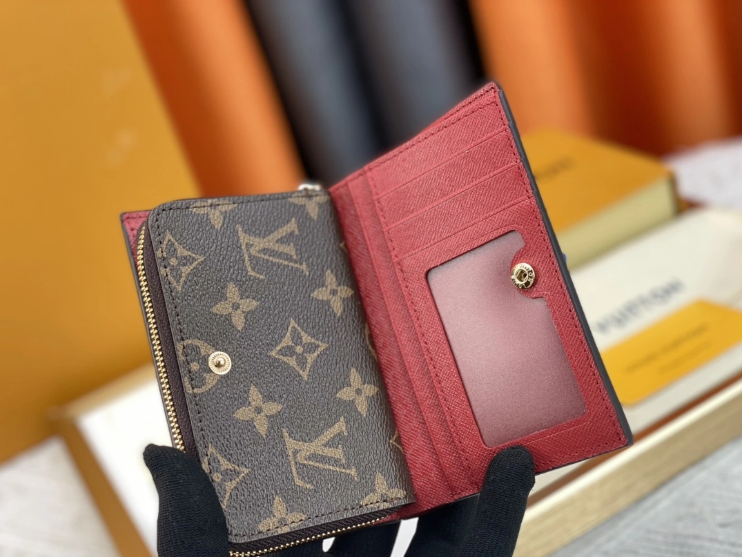 Louis Vuitton AAA Quality Wallets Breathable 7062 - Image 5