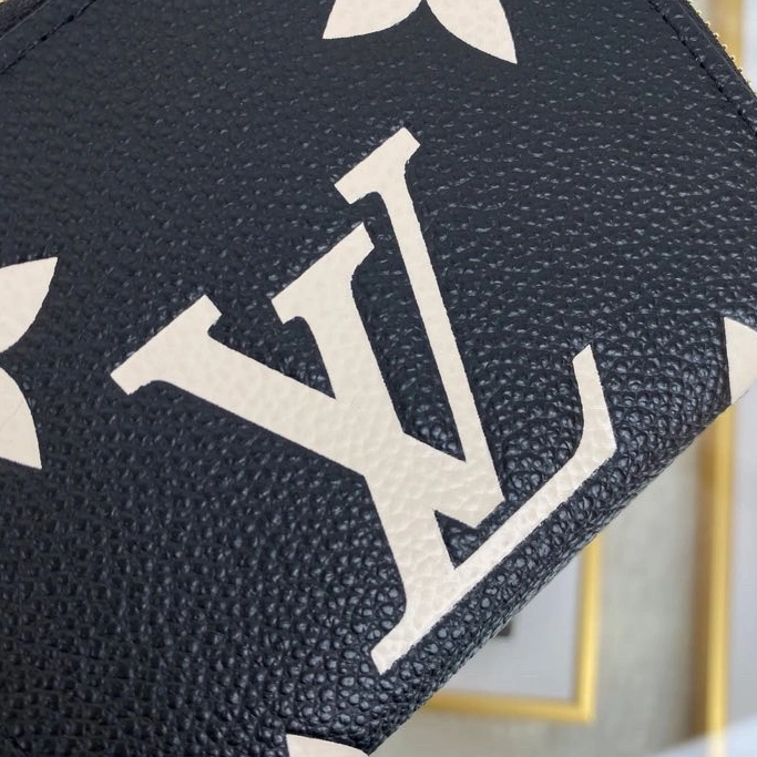 Louis Vuitton AAA Quality Wallets For Women Elegant 1913 - Image 3