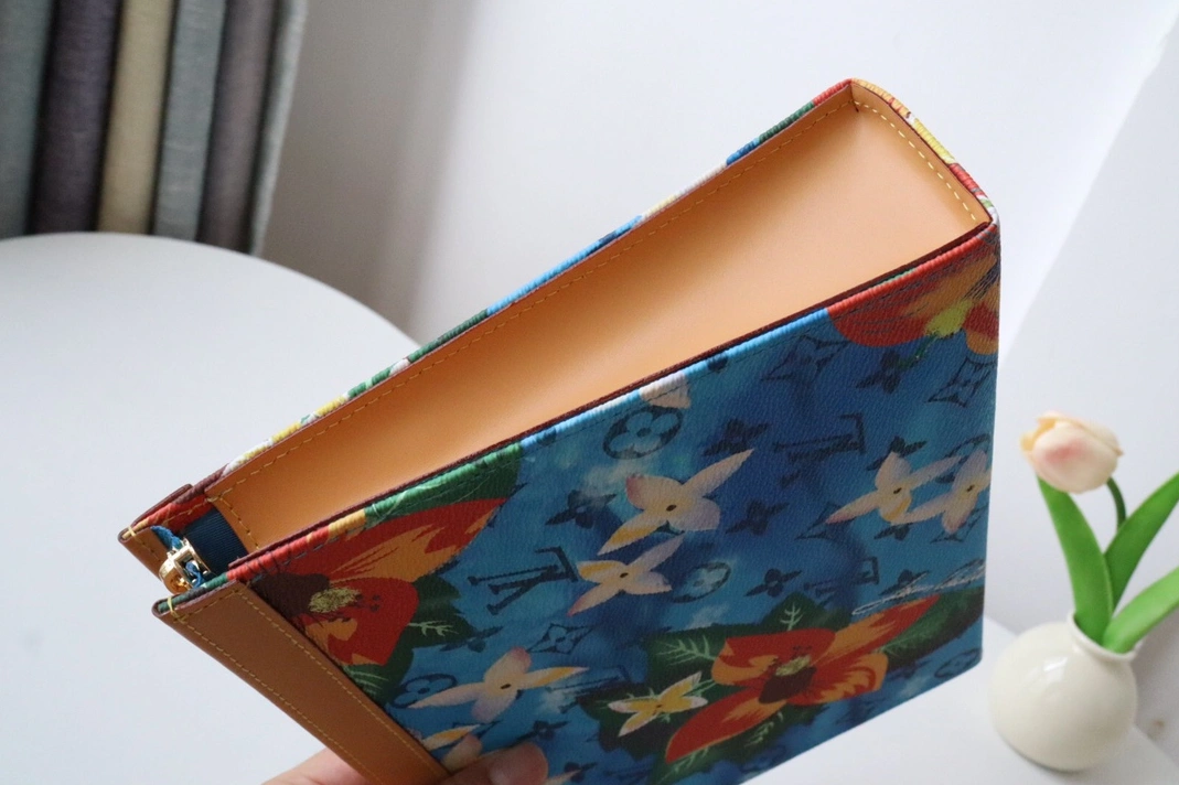 Louis Vuitton AAA Quality Wallets GoAnywhere 9906 - Image 4