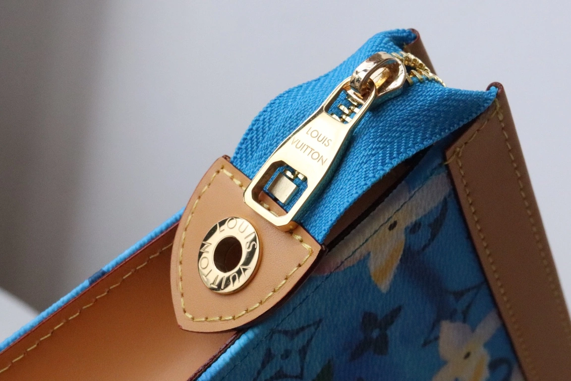 Louis Vuitton AAA Quality Wallets GoAnywhere 9906 - Image 5