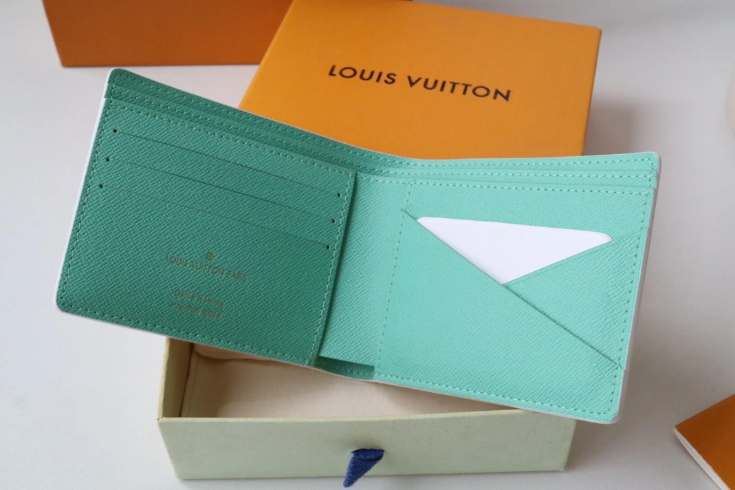 Louis Vuitton AAA Quality Wallets SportInspired 4285 - Image 4