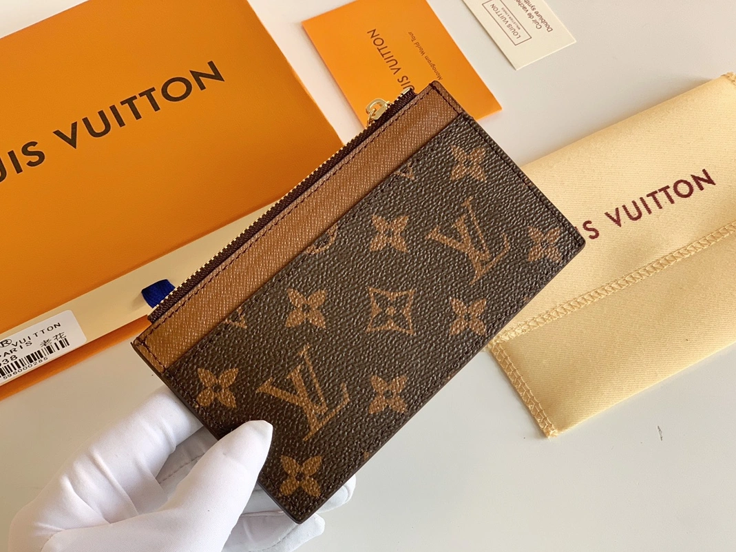 Louis Vuitton Card Case For Unisex AllSeason 9399 - Image 5