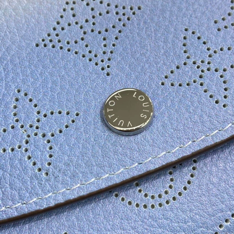 1 zipped Louis Vuitton Iris Compact Wallet in Blue Gradient Mahina Perforated Leather - Image 6