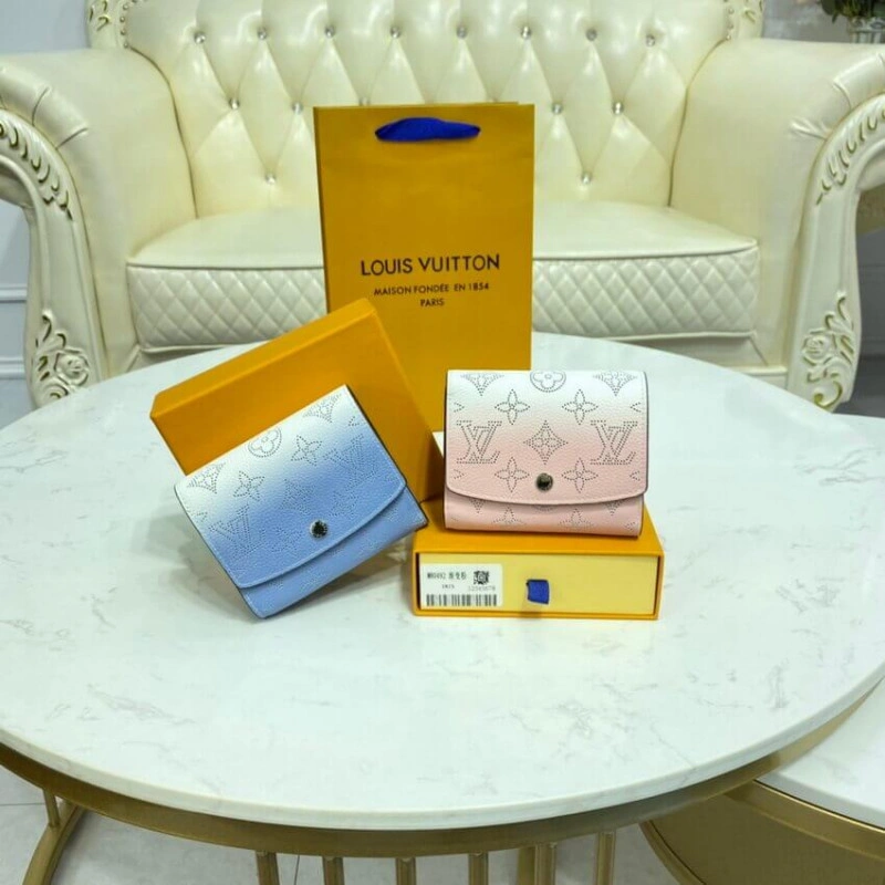 6 card sl Louis Vuitton Iris Compact Wallet in Pink Gradient Mahina Perforated Leather - Image 10