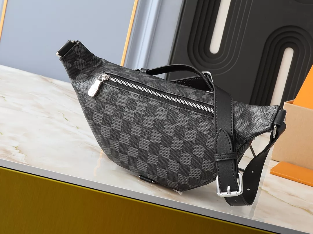 Louis Vuitton LV AAA Quality Belt Bags For Unisex Classic 6367 - Image 3