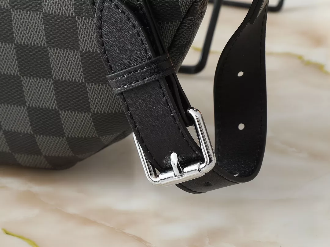 Louis Vuitton LV AAA Quality Belt Bags For Unisex Classic 6367 - Image 6