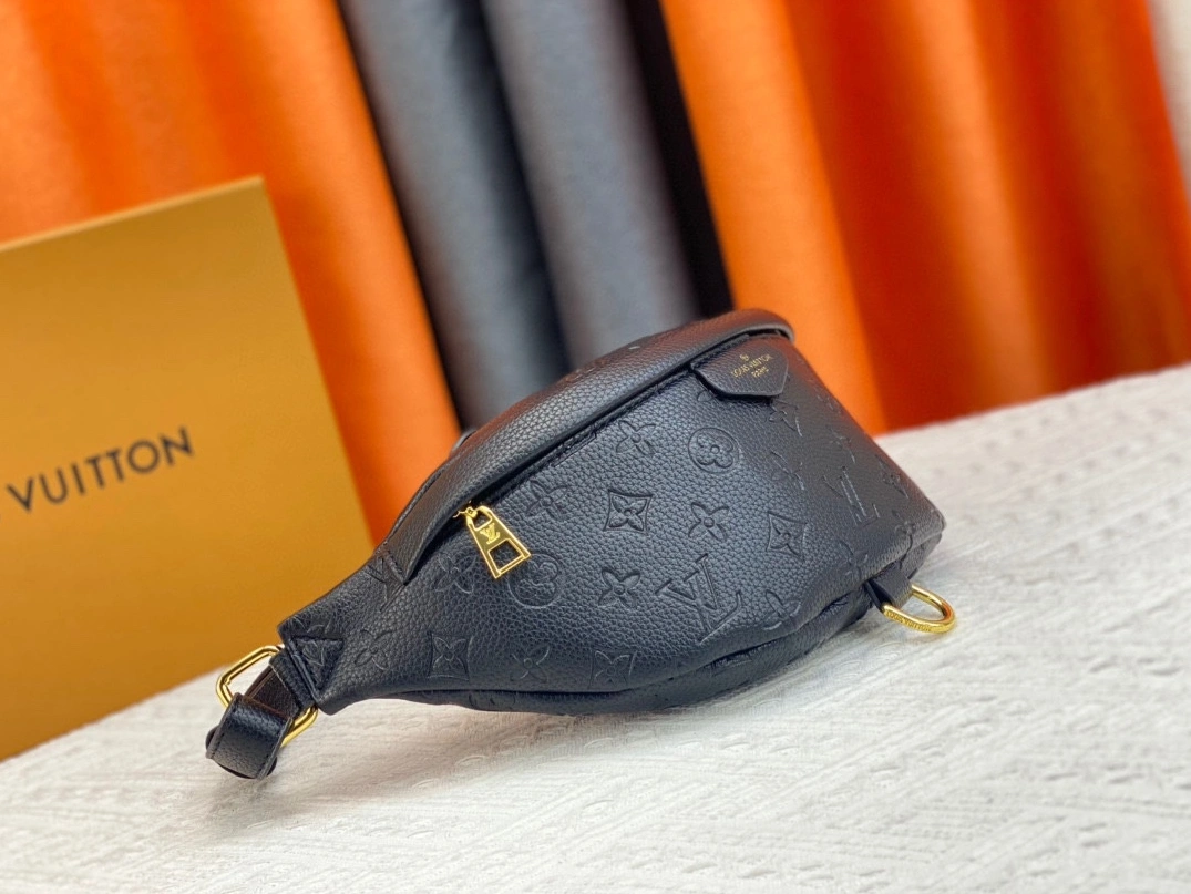 Louis Vuitton LV AAA Quality Belt Bags For Unisex Comfortable 5637