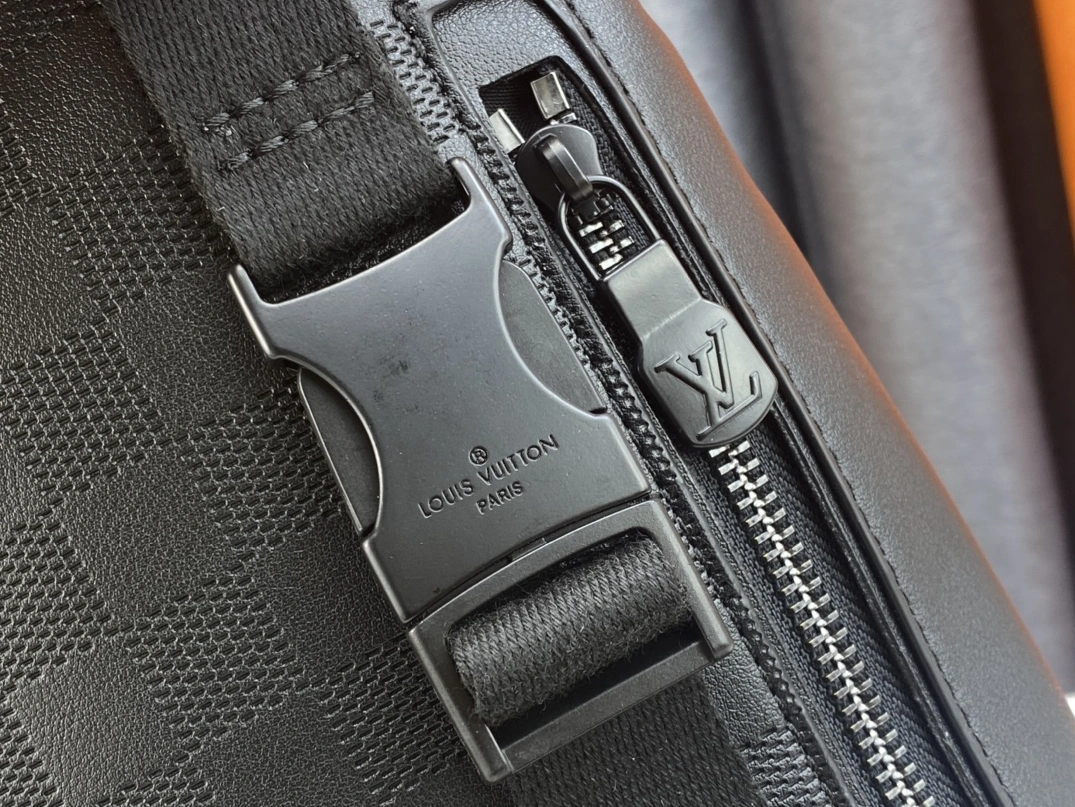 Louis Vuitton LV AAA Quality Belt Bags For Unisex Fashionable 3059 - Image 6