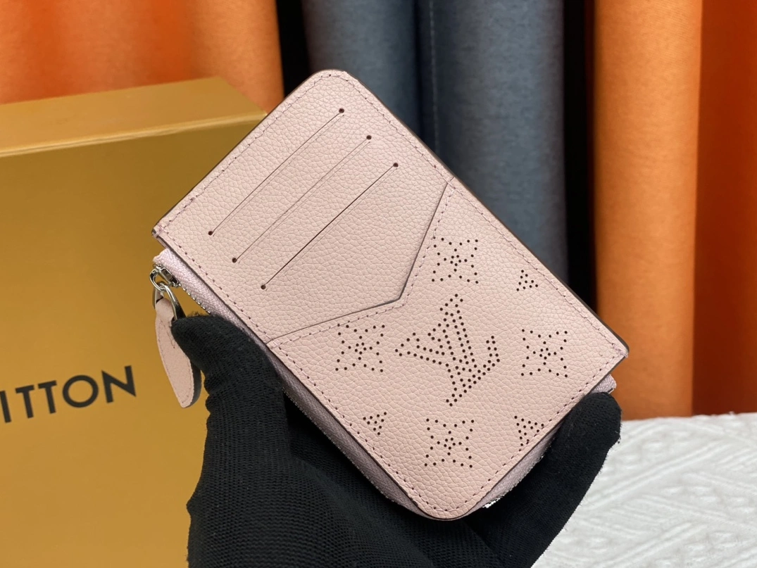 Louis Vuitton LV Card Case For Women Bright 6153