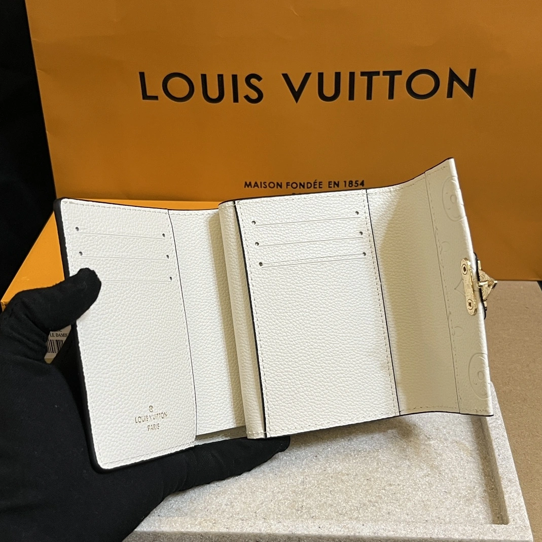 Louis Vuitton LV Card Case For Women EasyMatch 9832 - Image 5