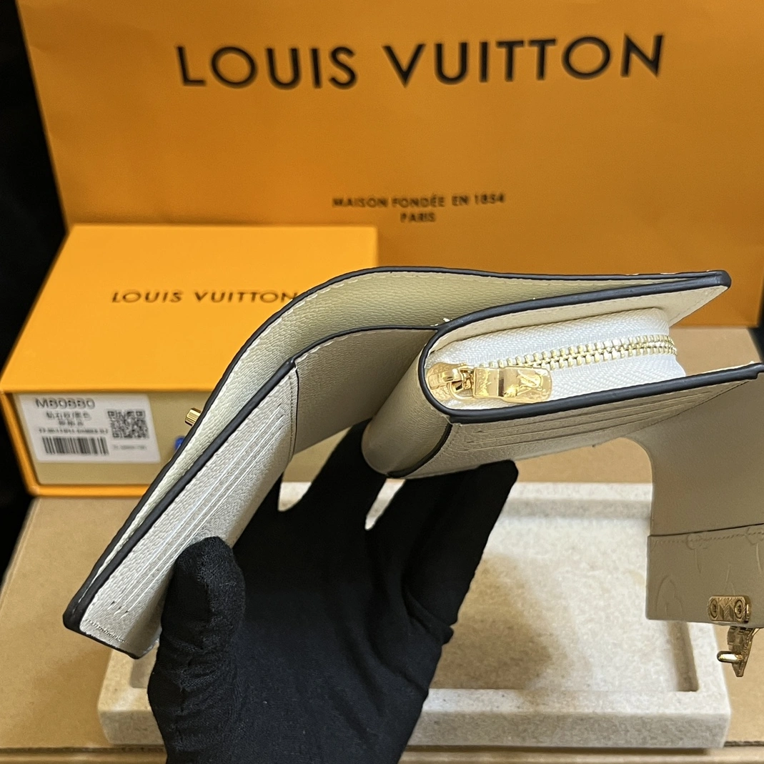 Louis Vuitton LV Card Case For Women EasyMatch 9832 - Image 6