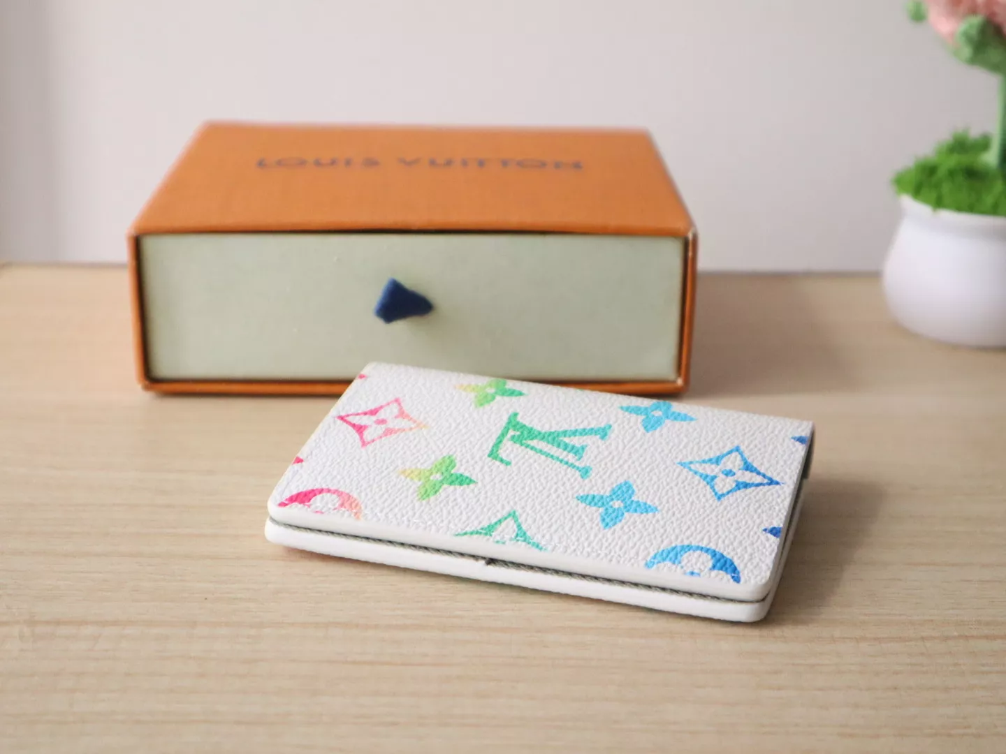 Louis Vuitton LV Card Case For Women WellDesigned 9572 - Image 3