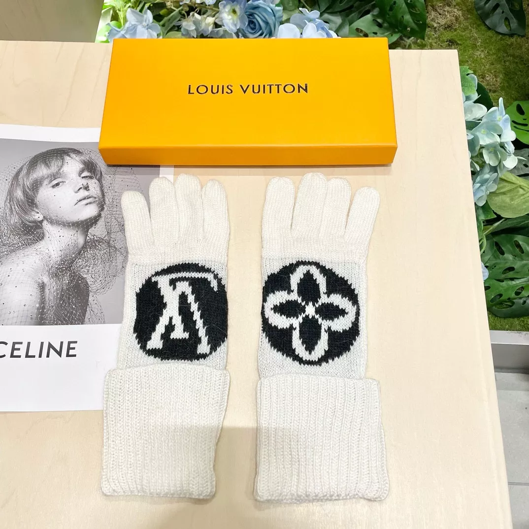 Louis Vuitton LV Gloves Sleek 8128