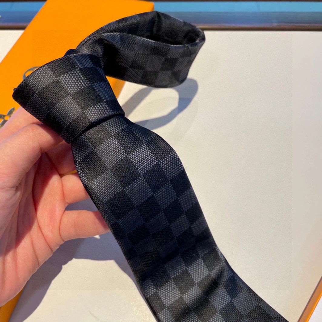 Louis Vuitton LV Necktie For Men Sophisticated 8912 - Image 3