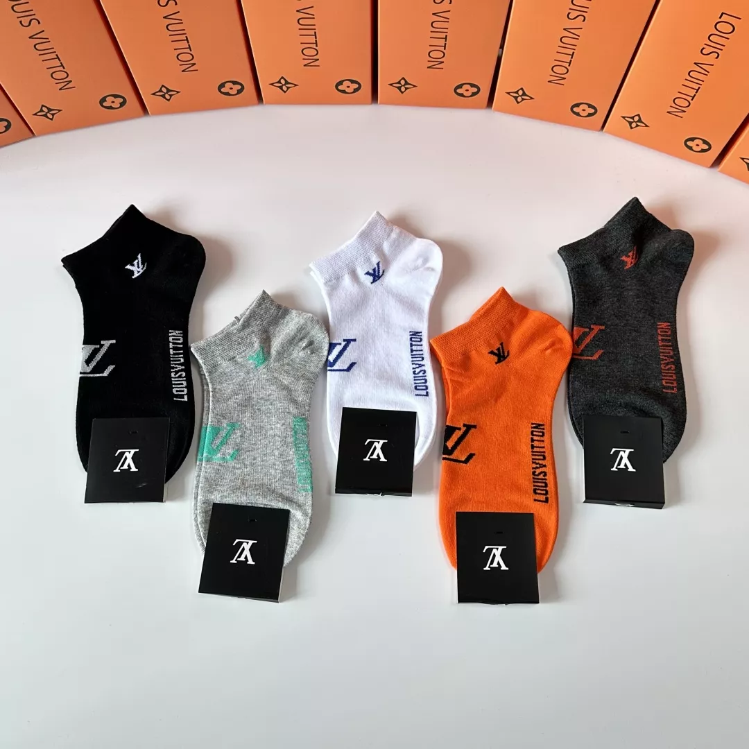 Louis Vuitton LV Socks Trendy 2145 - Image 4