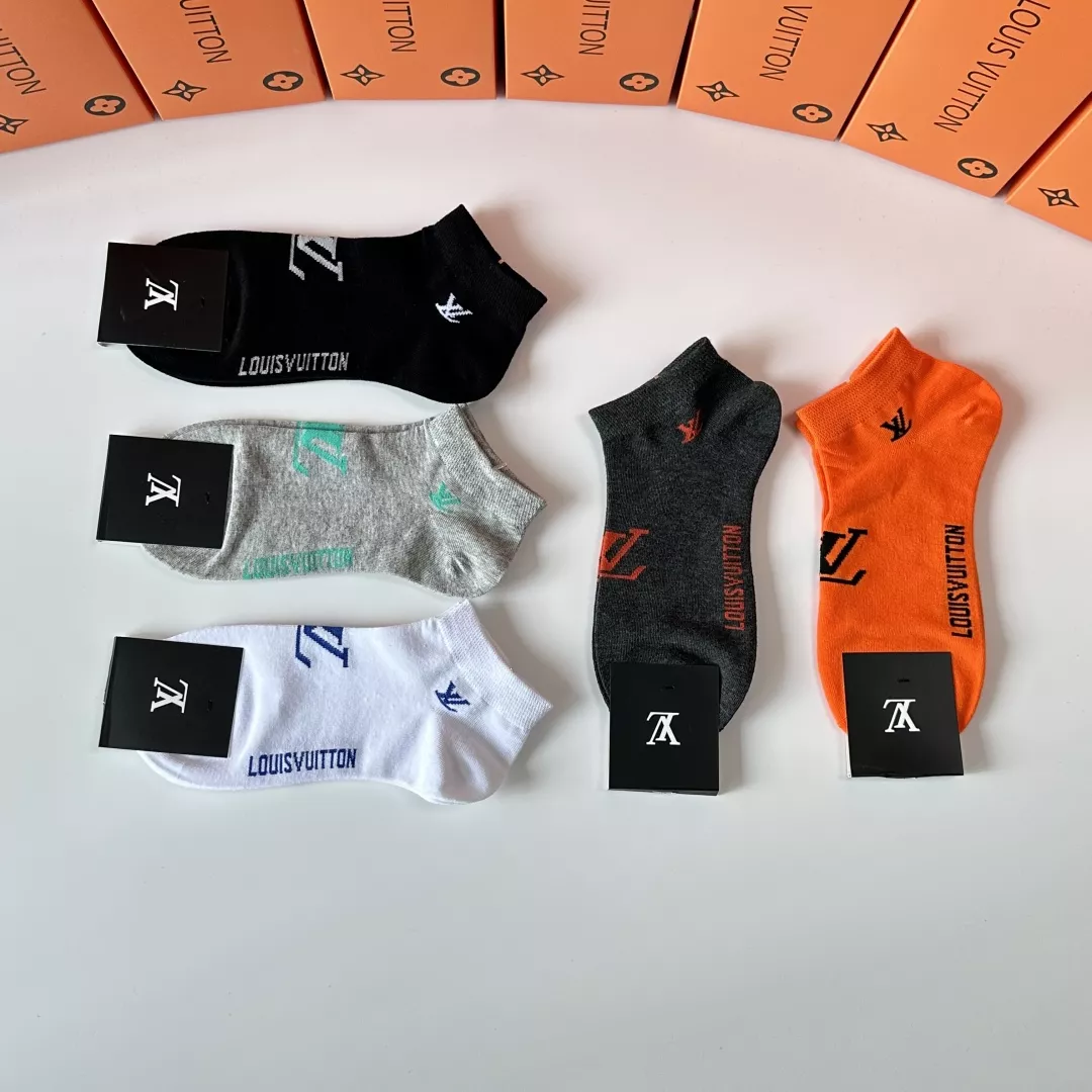 Louis Vuitton LV Socks Trendy 2145 - Image 5