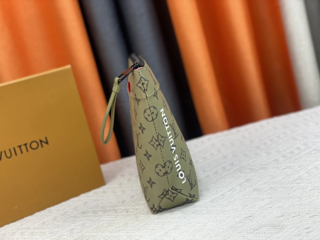 Louis Vuitton LV Wallets For Unisex Bright 4574 - Image 3