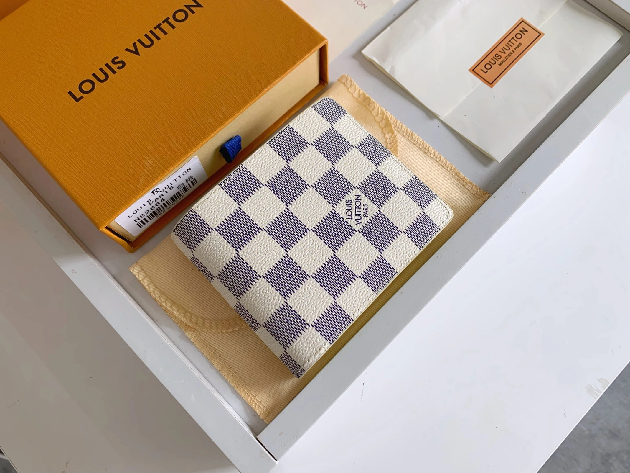 Louis Vuitton LV Wallets For Unisex EyeCatching 1407