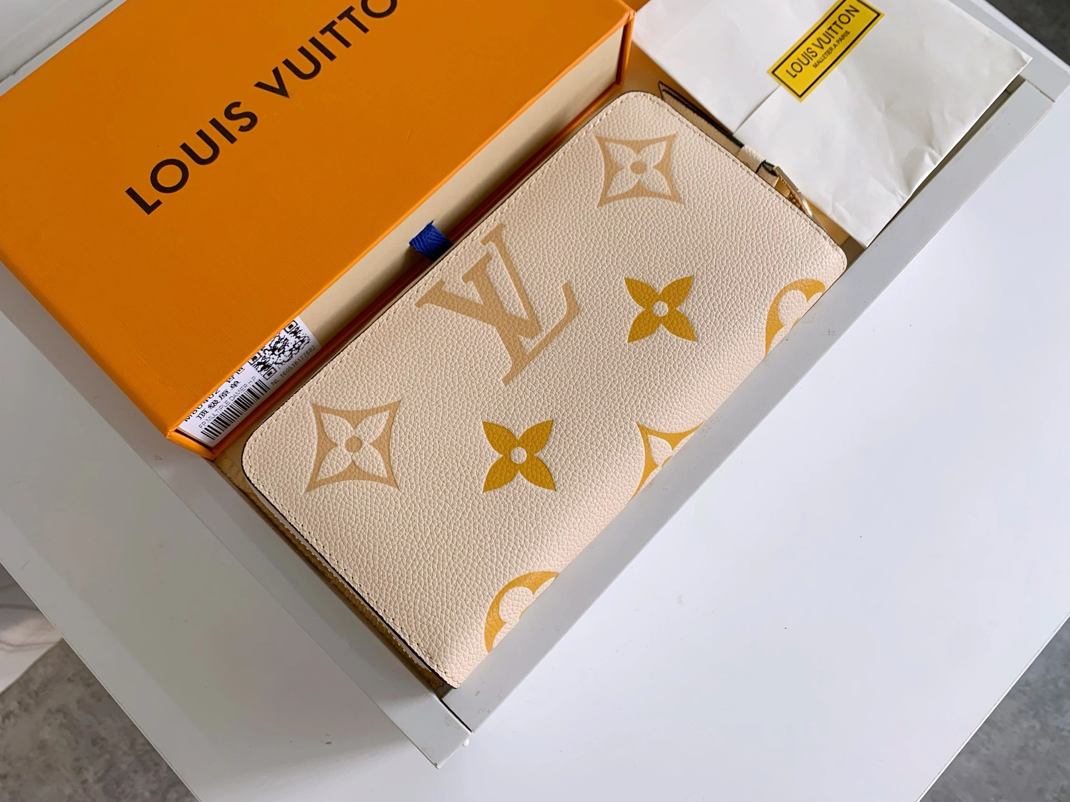 Louis Vuitton LV Wallets For Women StreetReady 7110