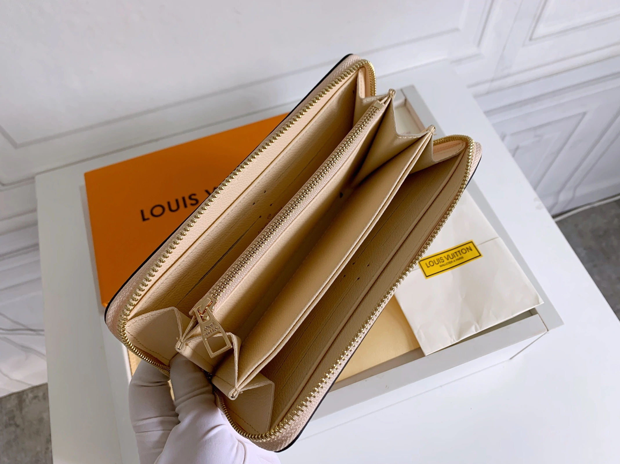 Louis Vuitton LV Wallets For Women StreetReady 7110 - Image 3